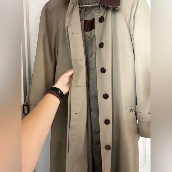 Vintage etienne aigner tan trench coat - Picture 2 of 10